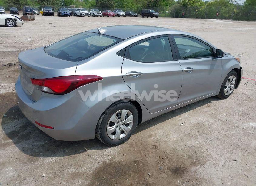 Photo 4 of 2016 Hyundai Elantra SE (VIN 5NPDH4AE4GH752857)
