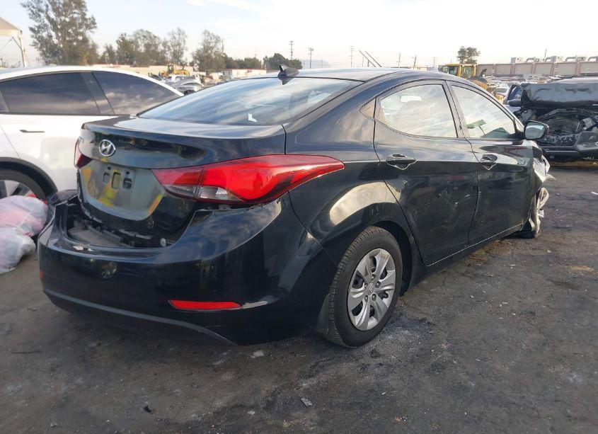 Photo 4 of 2016 Hyundai Elantra SE (VIN 5NPDH4AE4GH759744)