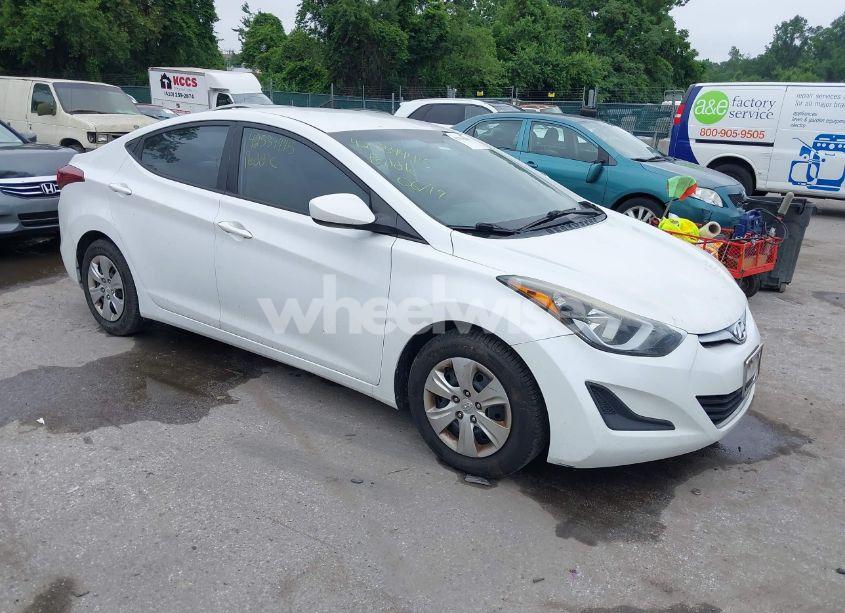 2016 Hyundai Elantra SE (VIN 5NPDH4AE4GH762014) main photo