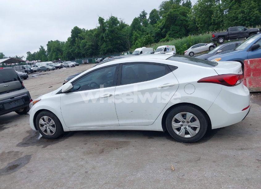 Photo 14 of 2016 Hyundai Elantra SE (VIN 5NPDH4AE4GH762014)