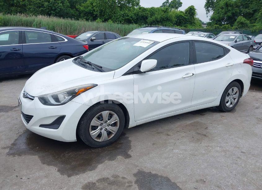 Photo 2 of 2016 Hyundai Elantra SE (VIN 5NPDH4AE4GH762014)