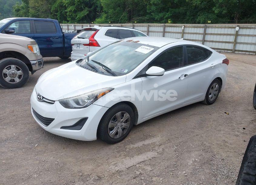 Photo 2 of 2016 Hyundai Elantra SE (VIN 5NPDH4AE4GH765866)