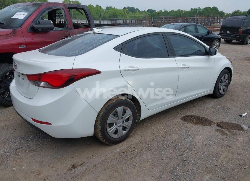 Photo 4 of 2016 Hyundai Elantra SE (VIN 5NPDH4AE4GH765866)