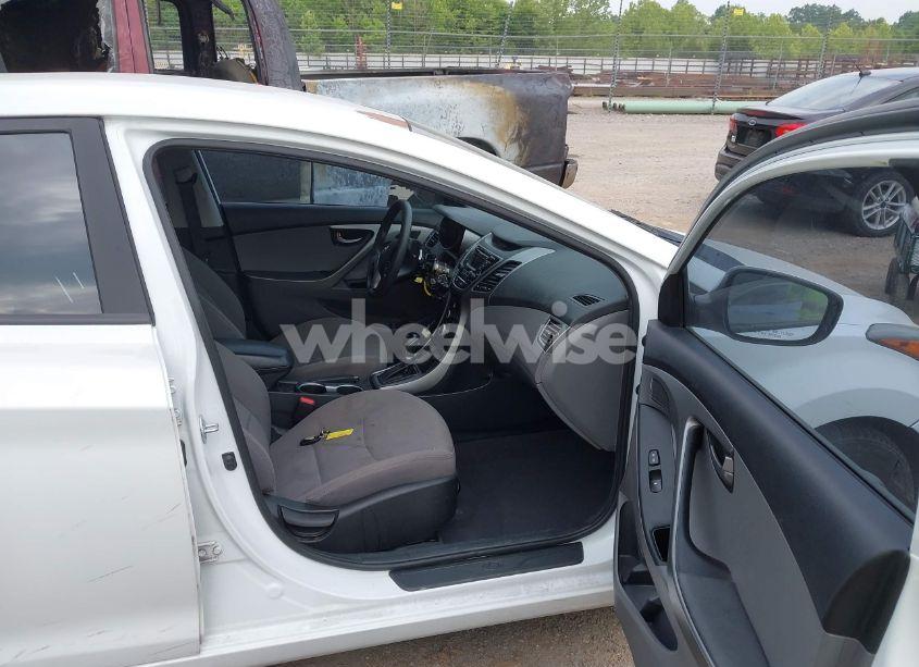 Photo 5 of 2016 Hyundai Elantra SE (VIN 5NPDH4AE4GH765866)