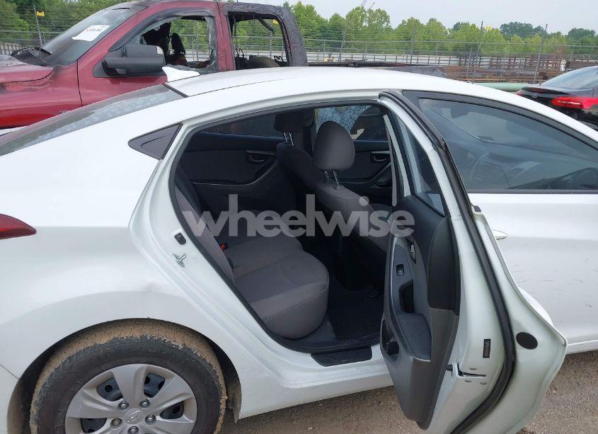 Photo 8 of 2016 Hyundai Elantra SE (VIN 5NPDH4AE4GH765866)