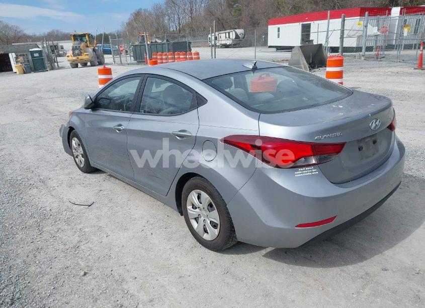 Photo 3 of 2016 Hyundai Elantra SE (VIN 5NPDH4AE4GH776883)
