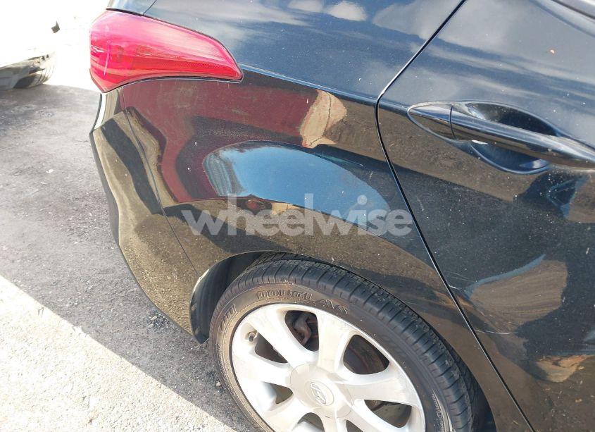 Photo 12 of 2011 Hyundai Elantra LIMITED (VIN 5NPDH4AE5BH076198)