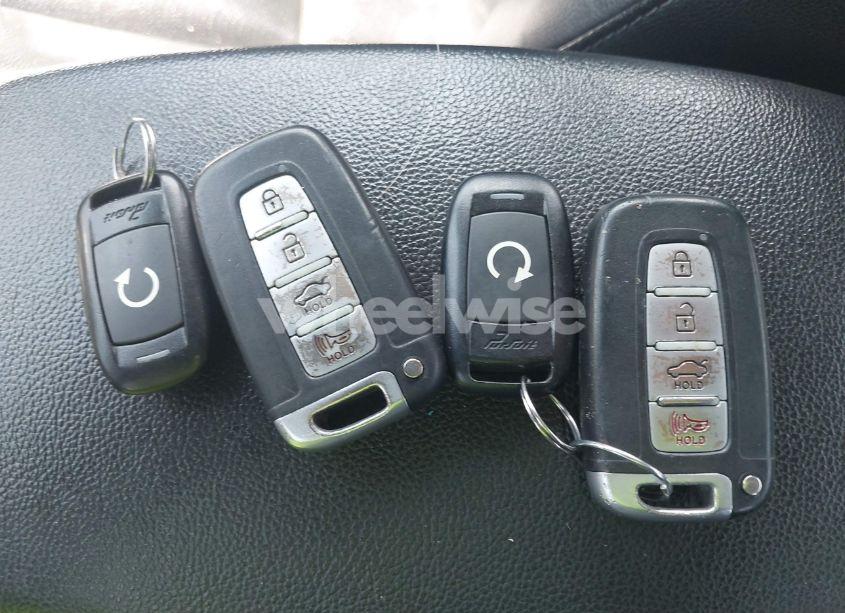 Photo 11 of 2013 Hyundai Elantra LIMITED (VIN 5NPDH4AE5DH213675)