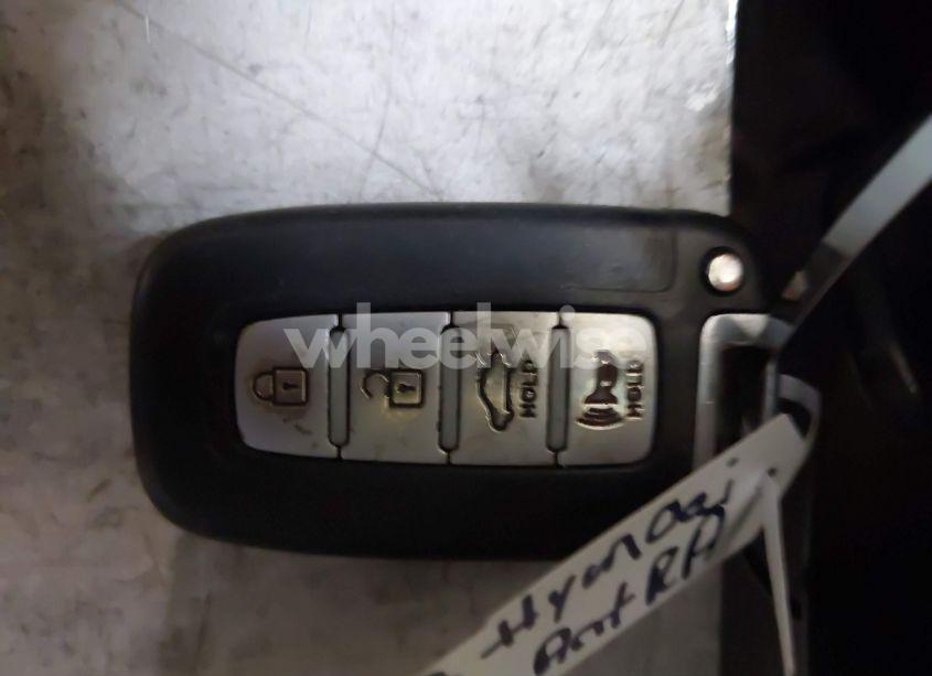 Photo 11 of 2013 Hyundai Elantra LIMITED (VIN 5NPDH4AE5DH233604)