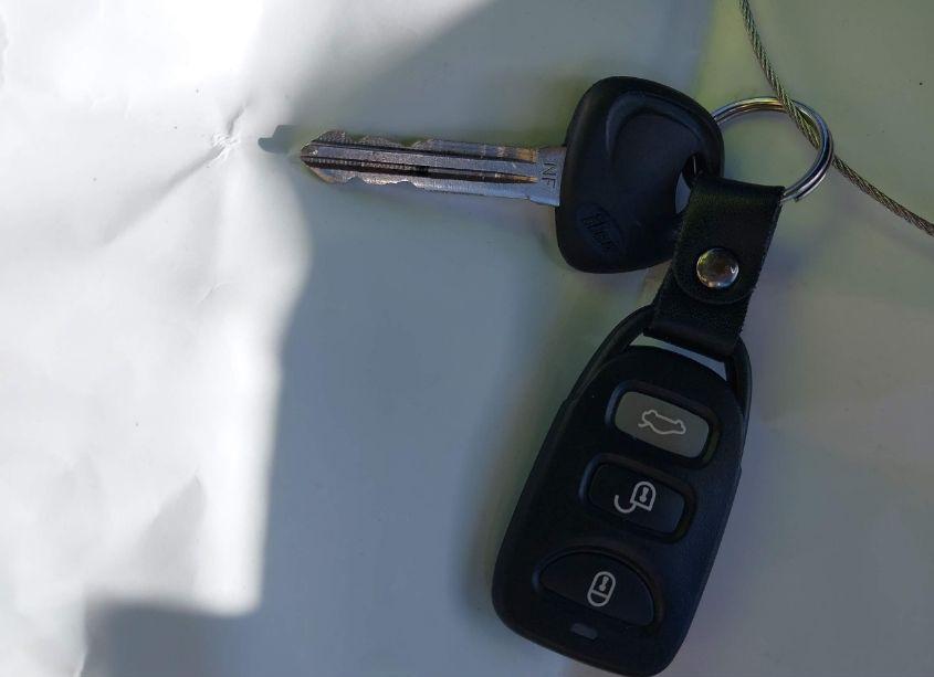 Photo 11 of 2013 Hyundai Elantra GLS (VIN 5NPDH4AE5DH254209)