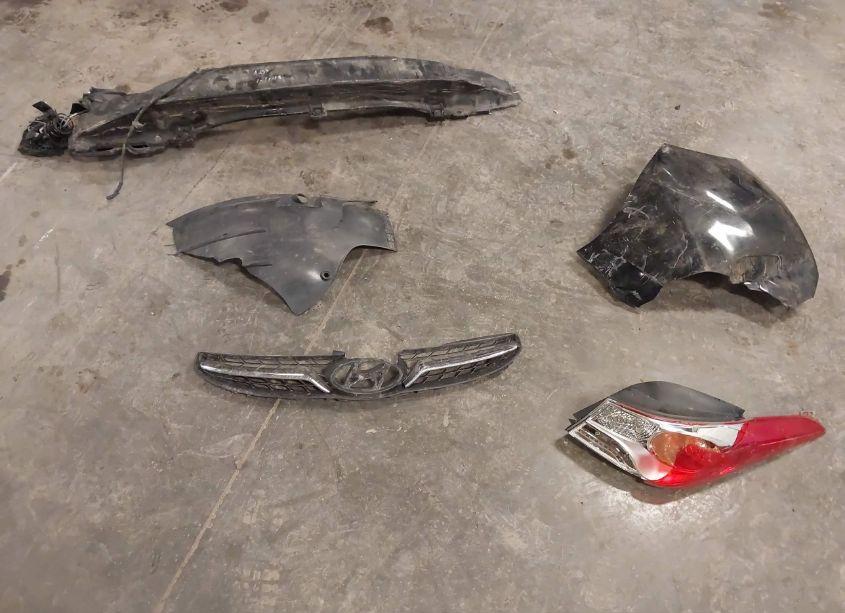 Photo 17 of 2013 Hyundai Elantra LIMITED (VIN 5NPDH4AE5DH278462)