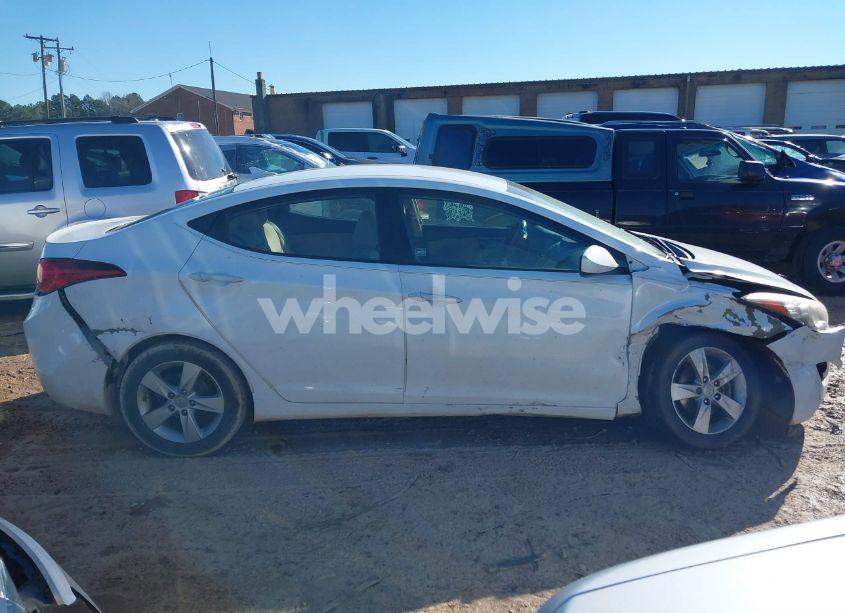 Photo 13 of 2013 Hyundai Elantra GLS (VIN 5NPDH4AE5DH330317)