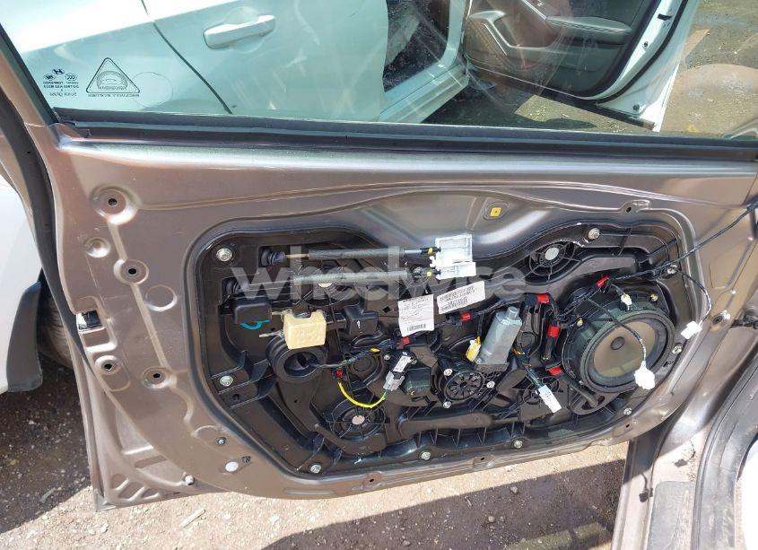 Photo 18 of 2013 Hyundai Elantra GLS (VIN 5NPDH4AE5DH336439)