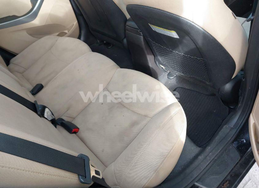 Photo 8 of 2013 Hyundai Elantra GLS (VIN 5NPDH4AE5DH340488)