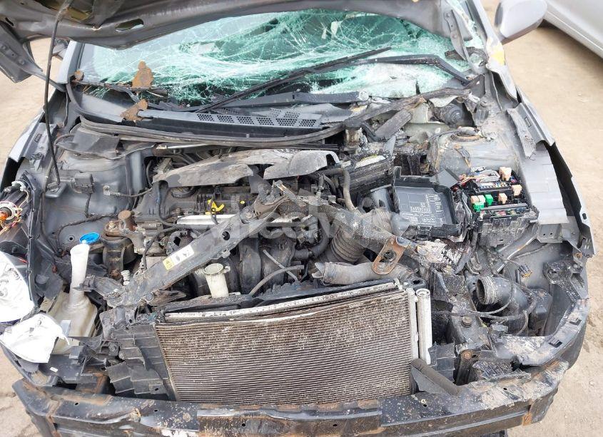 Photo 10 of 2013 Hyundai Elantra GLS (VIN 5NPDH4AE5DH355900)