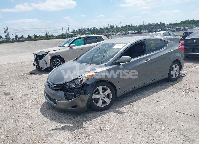 Photo 2 of 2013 Hyundai Elantra GLS (VIN 5NPDH4AE5DH367514)