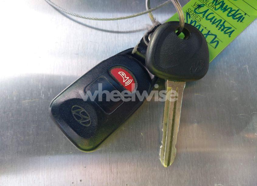 Photo 11 of 2013 Hyundai Elantra GLS (VIN 5NPDH4AE5DH369229)