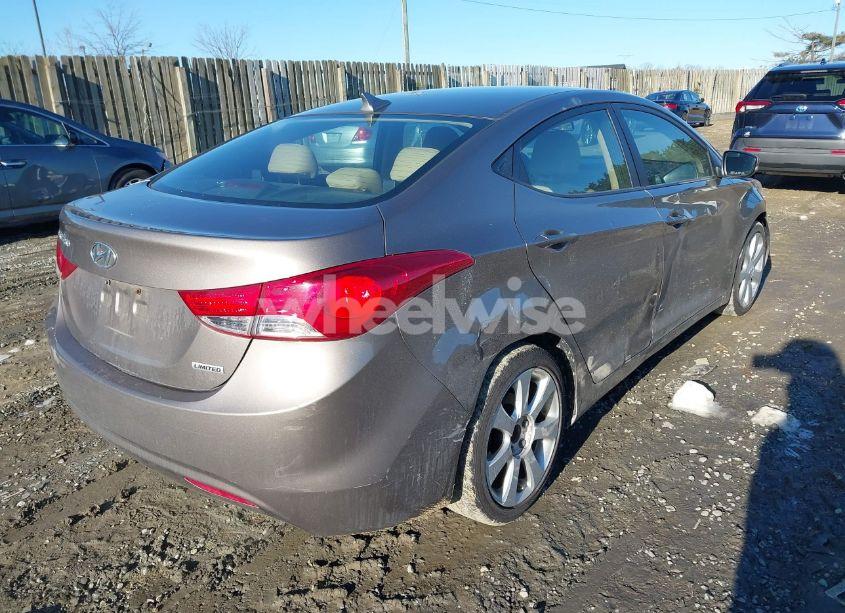 Photo 4 of 2013 Hyundai Elantra LIMITED (VIN 5NPDH4AE5DH395278)