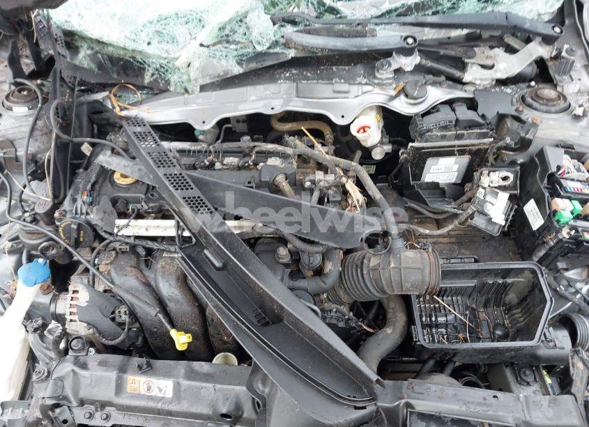 Photo 10 of 2013 Hyundai Elantra LIMITED (VIN 5NPDH4AE5DH397340)