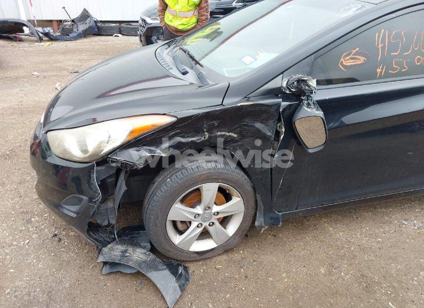 Photo 6 of 2013 Hyundai Elantra GLS (VIN 5NPDH4AE5DH400401)