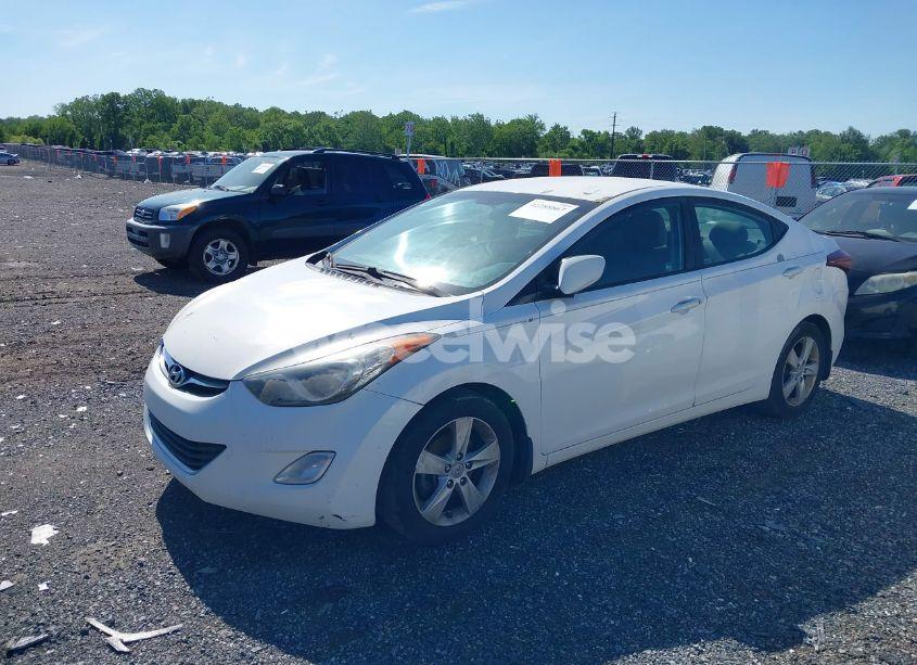 Photo 2 of 2013 Hyundai Elantra GLS (VIN 5NPDH4AE5DH403217)