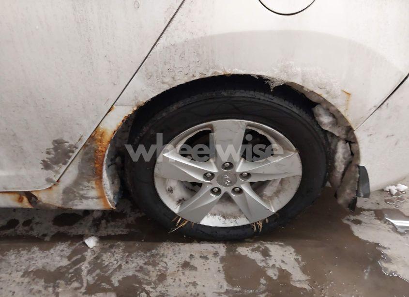 Photo 13 of 2013 Hyundai Elantra GLS (VIN 5NPDH4AE5DH426223)