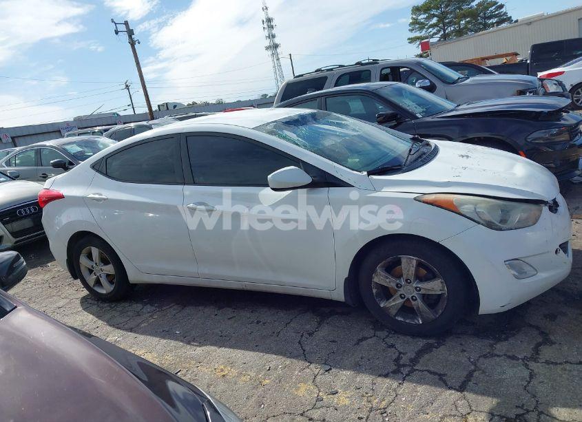 Photo 13 of 2013 Hyundai Elantra GLS (VIN 5NPDH4AE5DH428604)