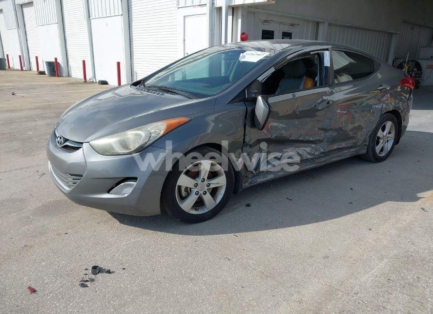 Photo 2 of 2013 Hyundai Elantra GLS (VIN 5NPDH4AE5DH433690)