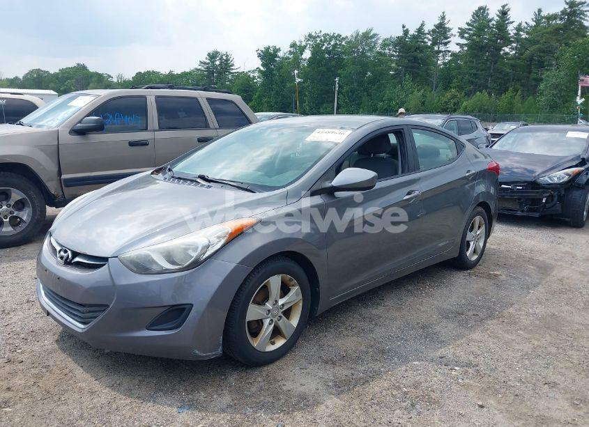 Photo 2 of 2013 Hyundai Elantra GLS (VIN 5NPDH4AE5DH449064)