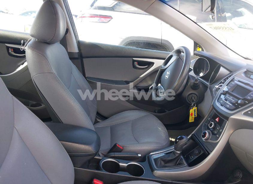 Photo 5 of 2014 Hyundai Elantra SE (VIN 5NPDH4AE5EH482146)