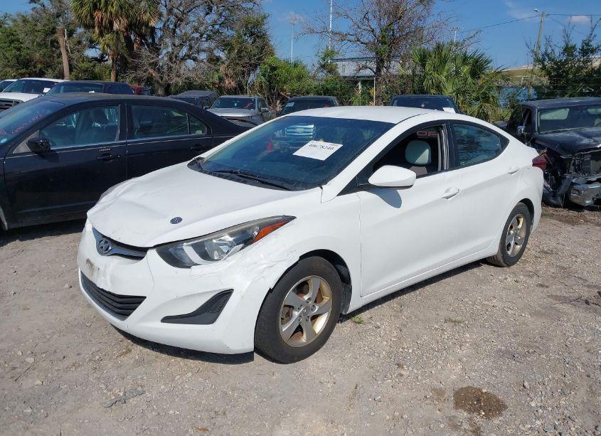 Photo 2 of 2014 Hyundai Elantra SE (VIN 5NPDH4AE5EH504162)