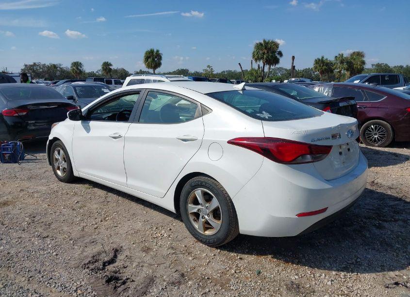 Photo 3 of 2014 Hyundai Elantra SE (VIN 5NPDH4AE5EH504162)