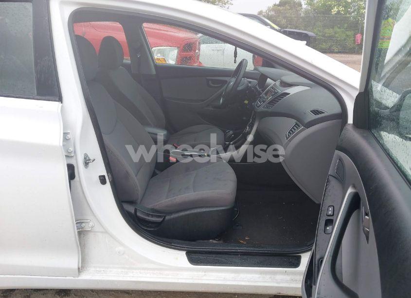 Photo 5 of 2014 Hyundai Elantra SE (VIN 5NPDH4AE5EH505635)