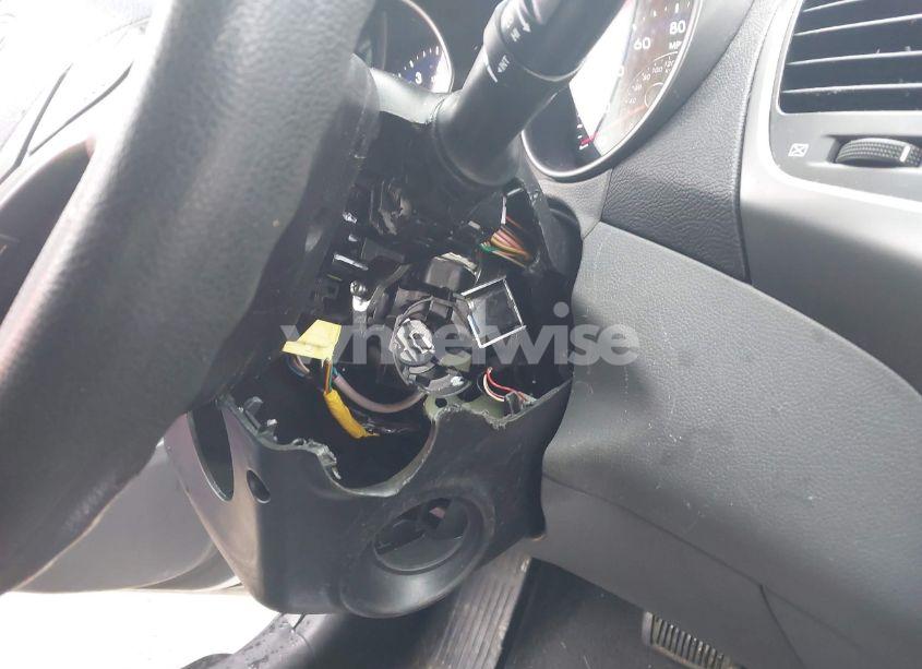 Photo 6 of 2014 Hyundai Elantra SE (VIN 5NPDH4AE5EH505635)