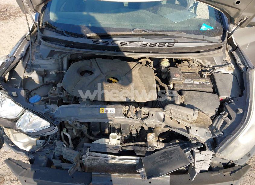 Photo 10 of 2014 Hyundai Elantra SE (VIN 5NPDH4AE5EH509409)