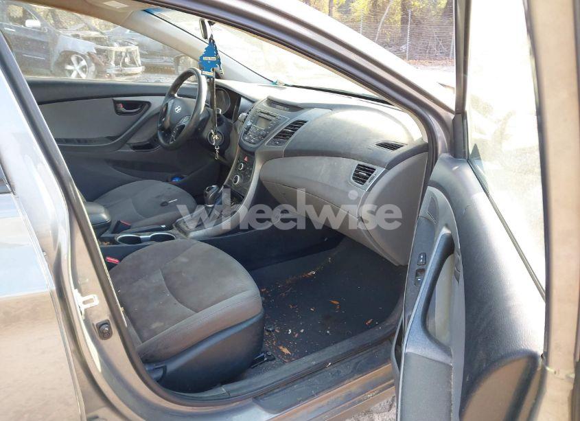 Photo 5 of 2014 Hyundai Elantra SE (VIN 5NPDH4AE5EH509409)