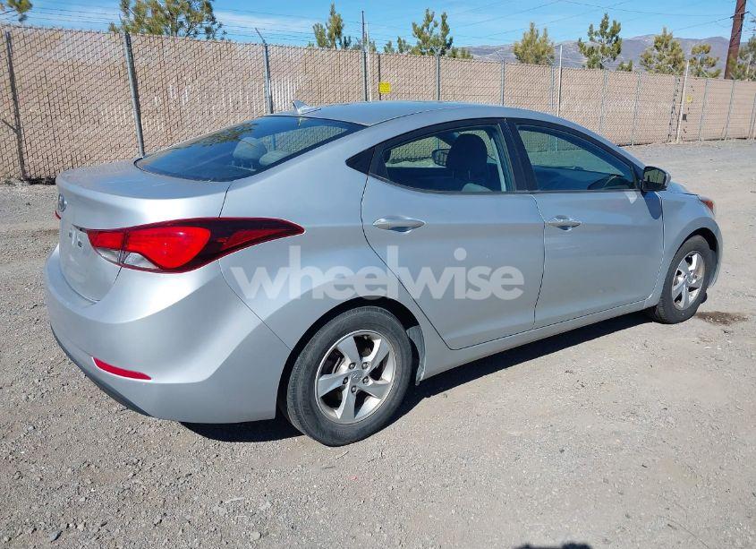 Photo 4 of 2014 Hyundai Elantra SE (VIN 5NPDH4AE5EH515372)