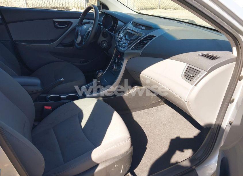 Photo 5 of 2014 Hyundai Elantra SE (VIN 5NPDH4AE5EH515372)