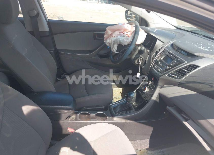 Photo 5 of 2014 Hyundai Elantra SE (VIN 5NPDH4AE5EH525528)