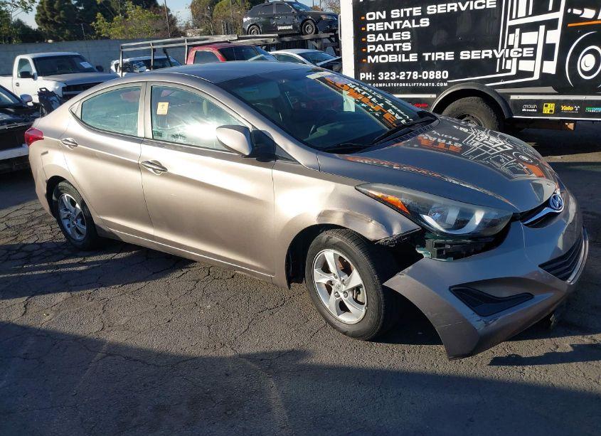 2014 Hyundai Elantra SE (VIN 5NPDH4AE5EH528395) main photo