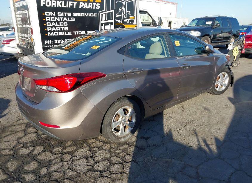Photo 4 of 2014 Hyundai Elantra SE (VIN 5NPDH4AE5EH528395)