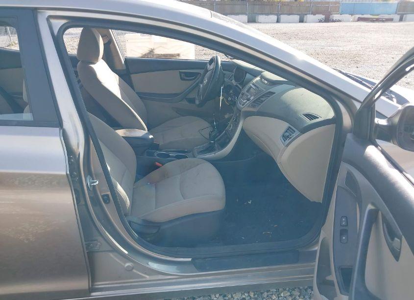 Photo 5 of 2014 Hyundai Elantra SE (VIN 5NPDH4AE5EH530602)