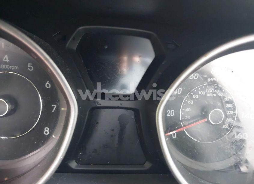 Photo 7 of 2015 Hyundai Elantra SE (VIN 5NPDH4AE5FH564170)