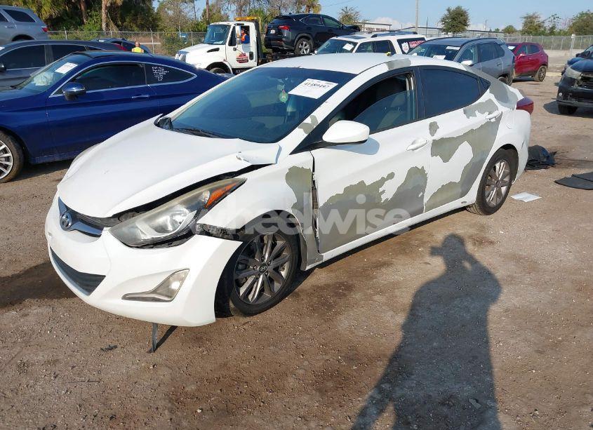 Photo 2 of 2015 Hyundai Elantra SE (VIN 5NPDH4AE5FH576013)