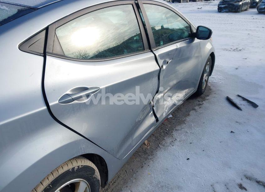 Photo 6 of 2015 Hyundai Elantra SE (VIN 5NPDH4AE5FH578165)