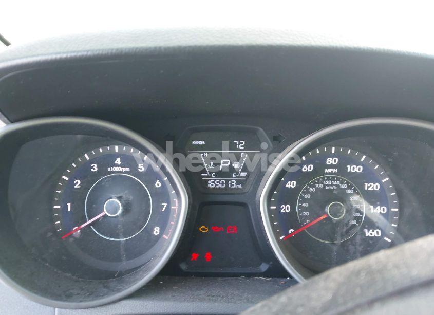 Photo 7 of 2015 Hyundai Elantra SE (VIN 5NPDH4AE5FH578165)