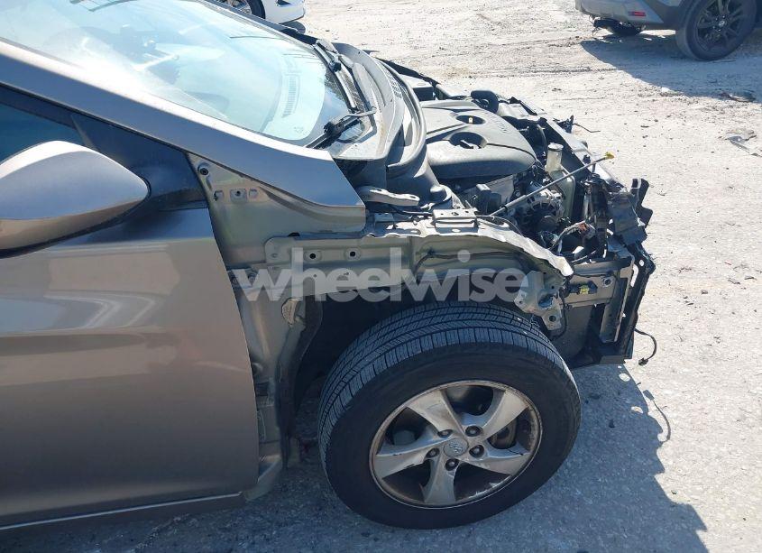 Photo 13 of 2015 Hyundai Elantra SE (VIN 5NPDH4AE5FH584791)