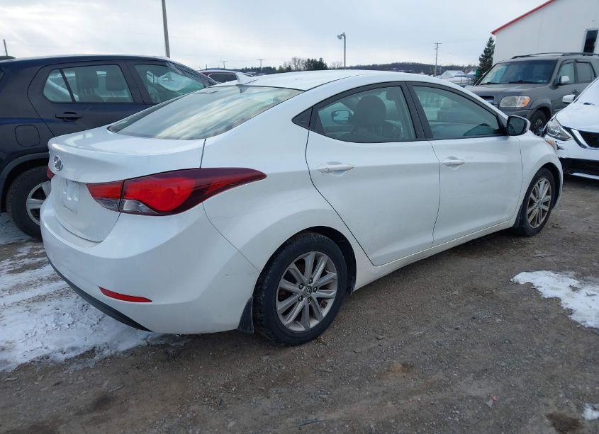 Photo 4 of 2015 Hyundai Elantra SE (VIN 5NPDH4AE5FH585682)