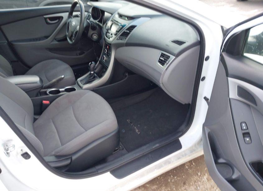 Photo 5 of 2015 Hyundai Elantra SE (VIN 5NPDH4AE5FH585682)