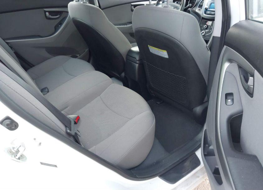 Photo 8 of 2015 Hyundai Elantra SE (VIN 5NPDH4AE5FH585682)